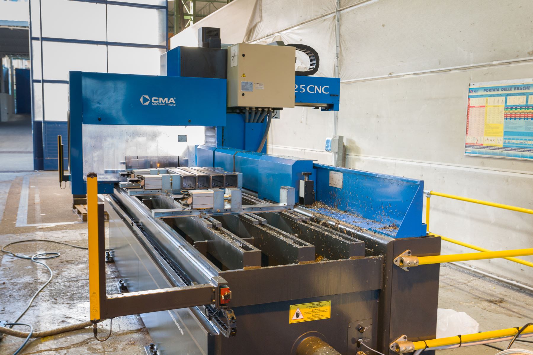 Centro lavorazioni meccaniche<br>CNC 3 assi CMA