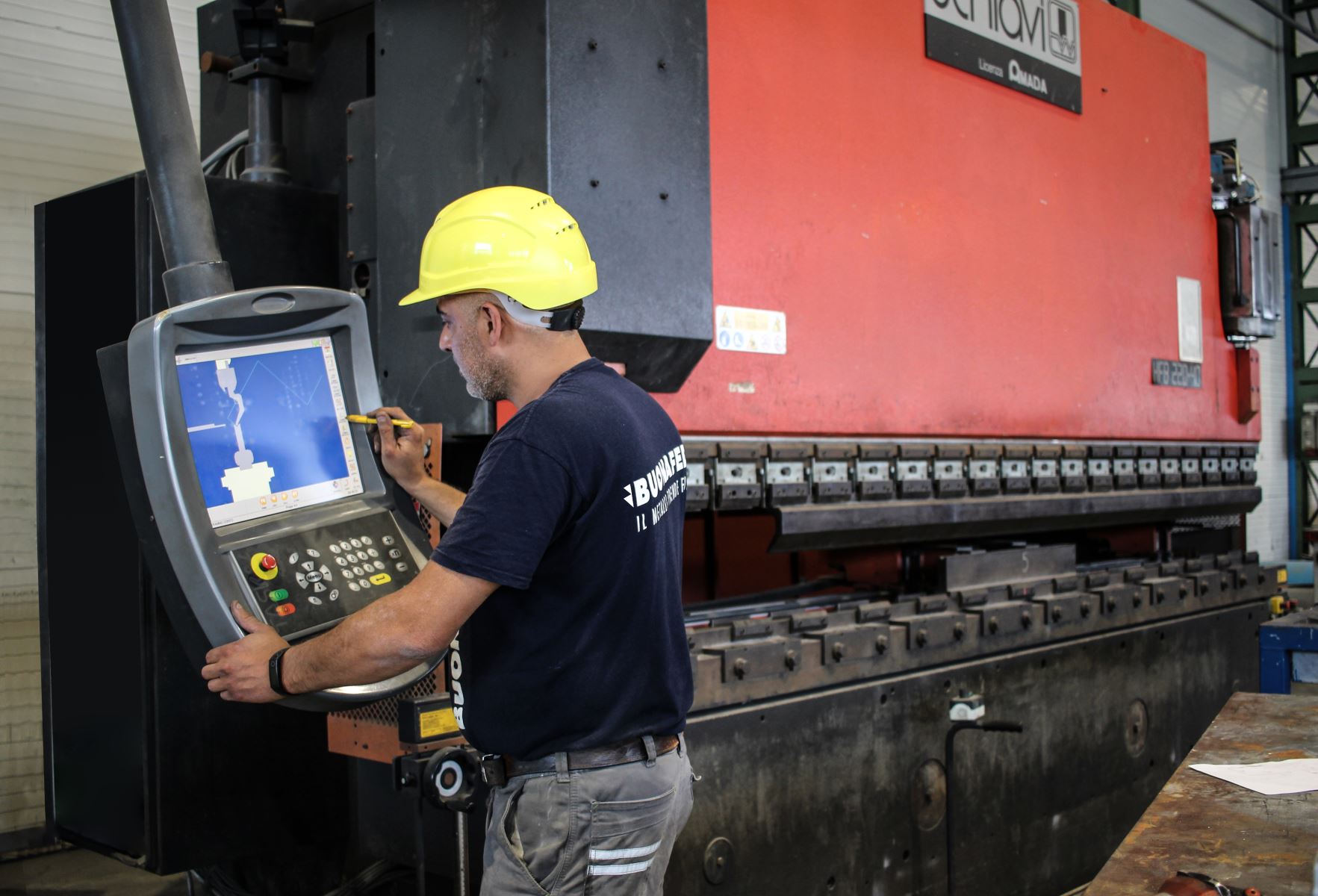 Presso piegatrice CNC